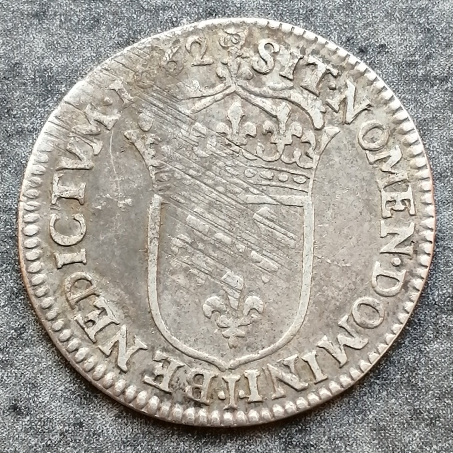 Louis XIV (1643-1715) 1/12 écu au buste juvénile 1662 I Limoges 2.23 gr