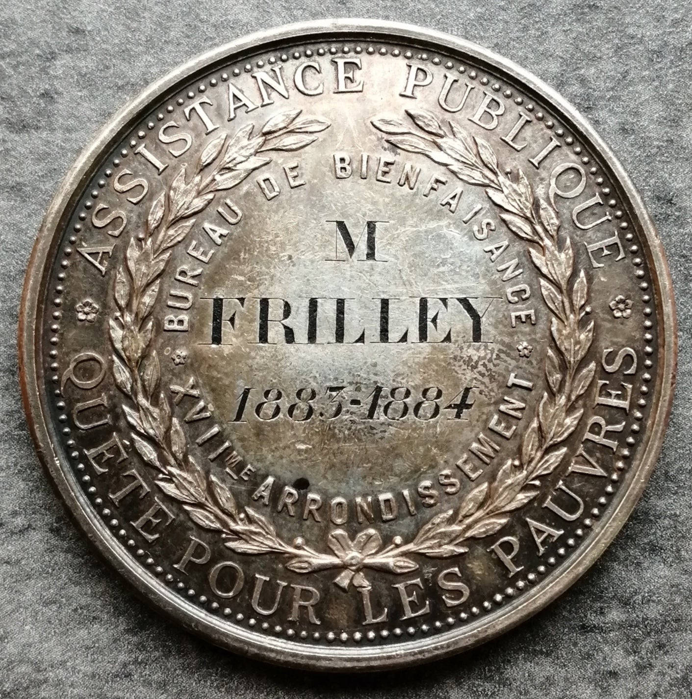 Medalla de plata Búsqueda de los pobres Oficina de Caridad XVII distrito París 1883 1884 42 mm 36,14 gr
