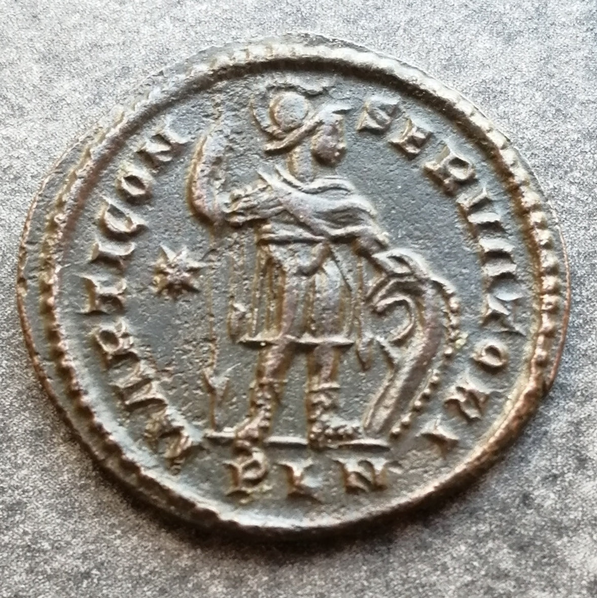 Constantin Ier (306-337) Follis Marti Conservatori Londres 2.97 gr 22 mm