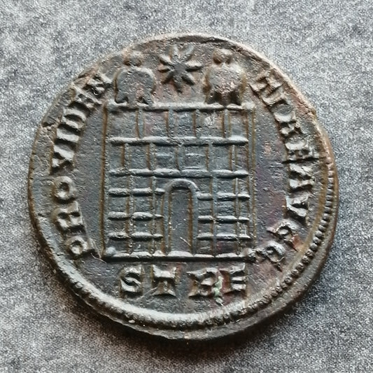 Constantin Ier (306-337) Follis Porte de Camp Trêves 3.04 gr 18 mm