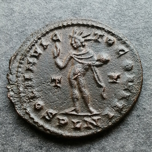 Constantin Ier (306-337) Follis Soli Invicto Comiti Londres 5.22 gr 24 mm