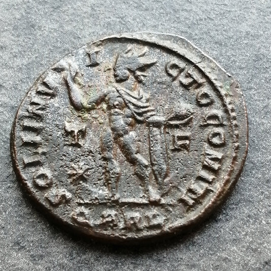 Constantin Ier (306-337) Follis Soli Invicto Comiti Arles 3.94 gr 21 mm