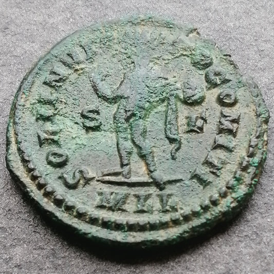 Constantin Ier (306-337) Follis Soli Invicto Comiti Londres (MLL) 3.68 gr 20.5 mm