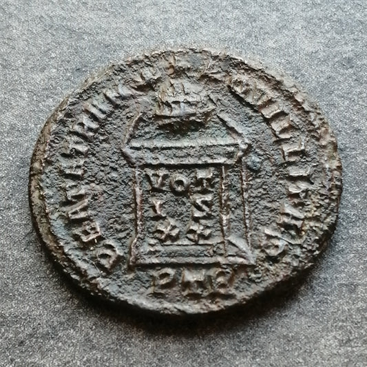 Crispus (317-326) Follis Beata Tranquillitas Trêves 2.86 gr 19.5 mm
