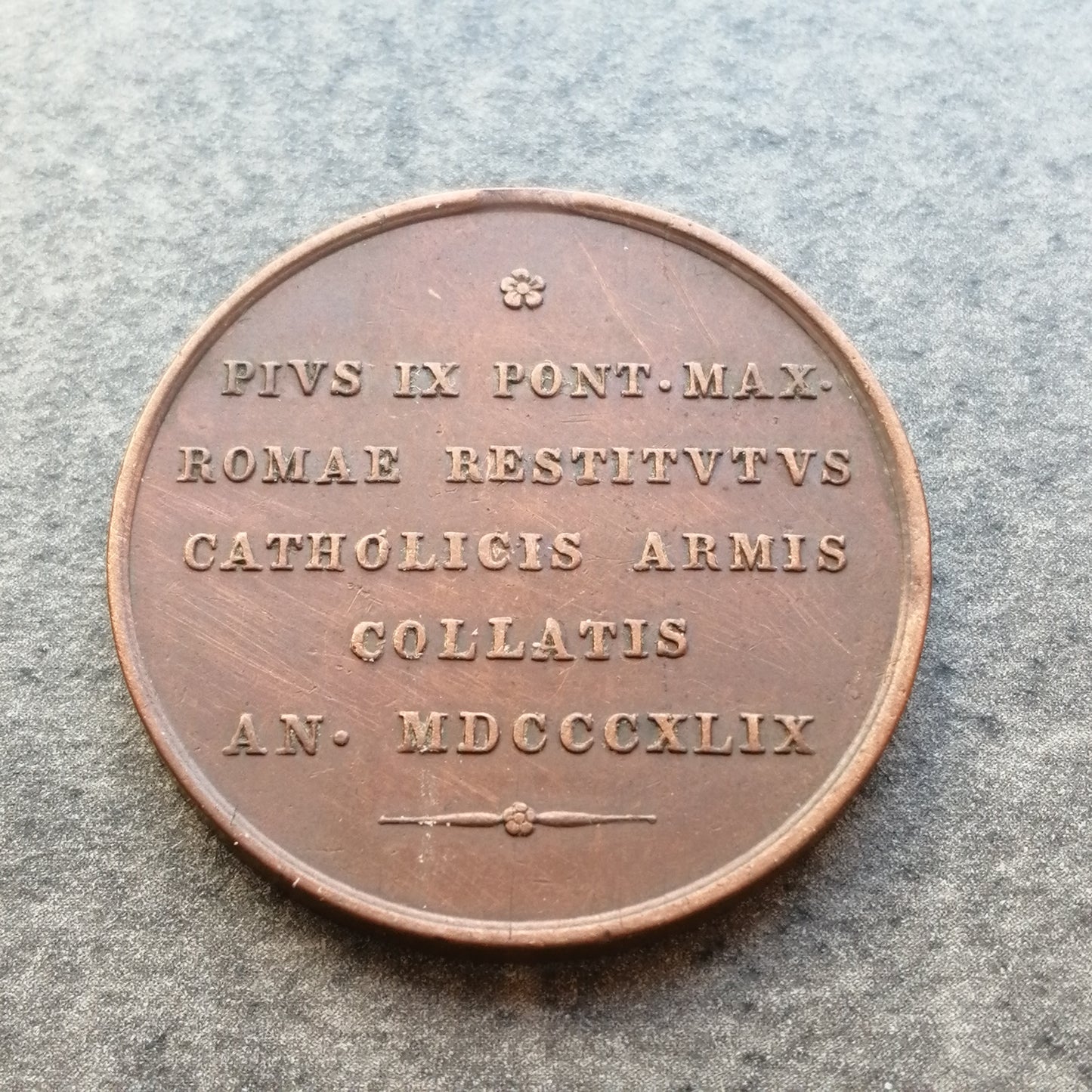 Vatican et Etats Pontificaux Médaille du pape Pie IX 1849 Bronze 16.75 gr 31 mm