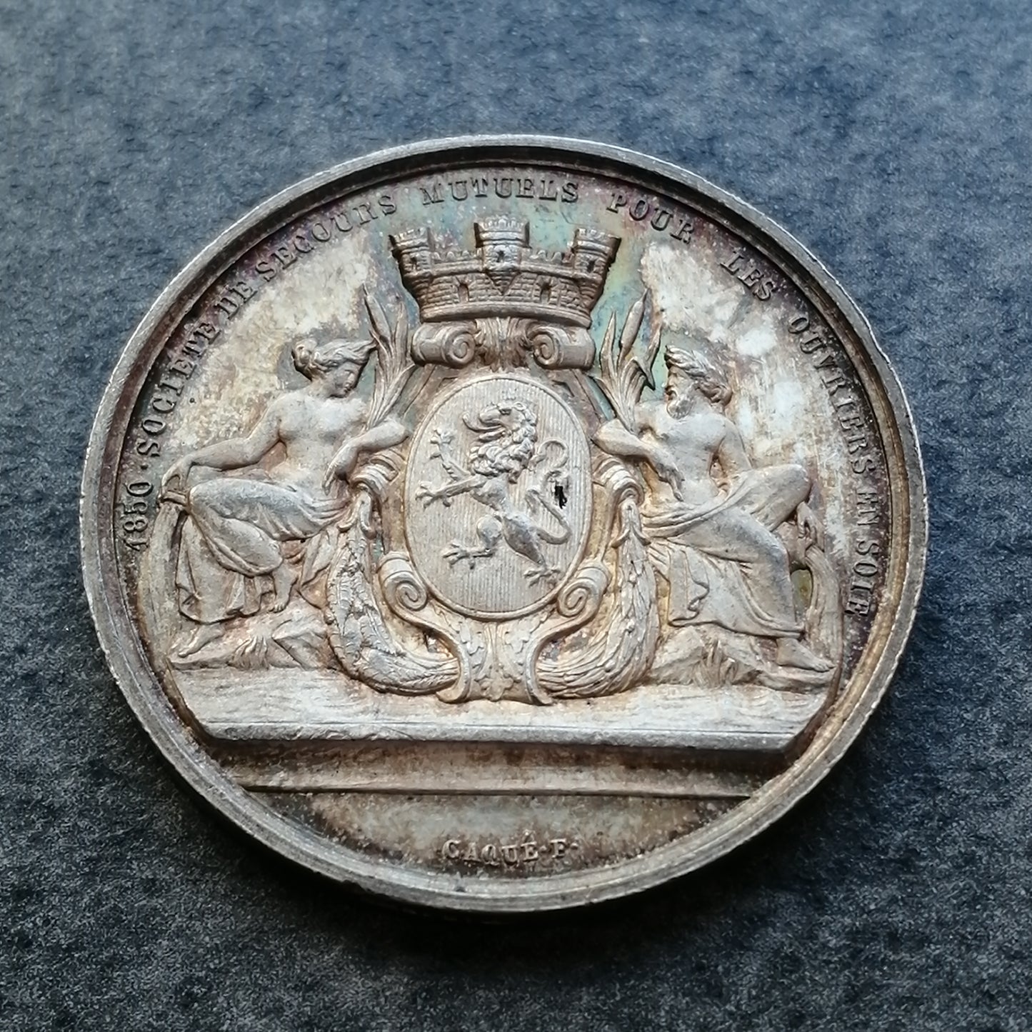 Jeton Assurances Société de secours mutuels pour les ouvriers en soie 1850 Lyon Argent 10.65 gr 28 mm