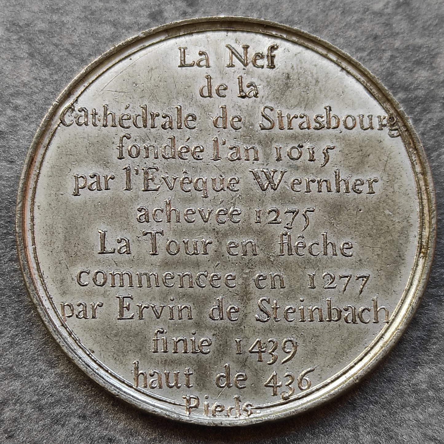 Médaille Cathédrale de Strasbourg en étain 50 mm 31.33 gr