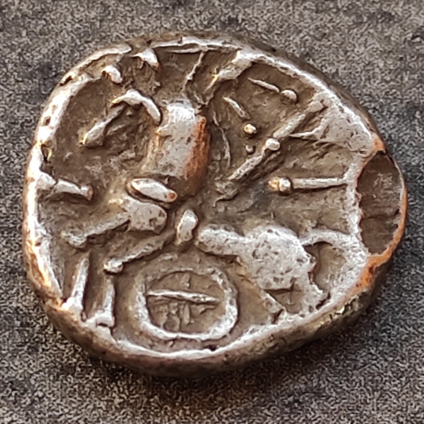 Gaule Lingons (région de Langres) Denier KALETEDOY à la rouelle. Argent. 1.94 gr