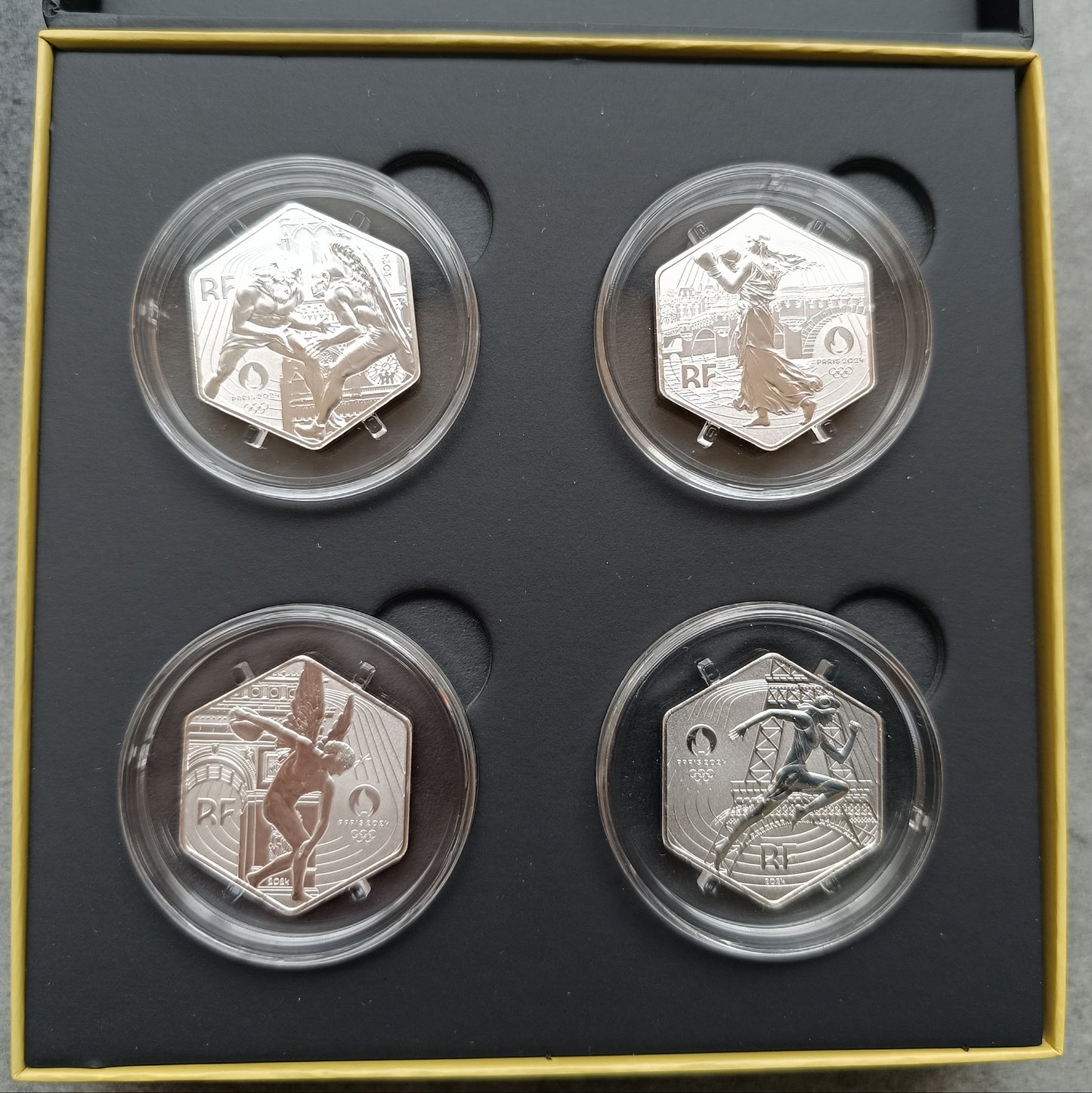 Monnaie de Paris Jeux Olympiques et Paralympiques de Paris JO 2024 Coffret de 4 monnaies 10€ hexagonales Argent BE