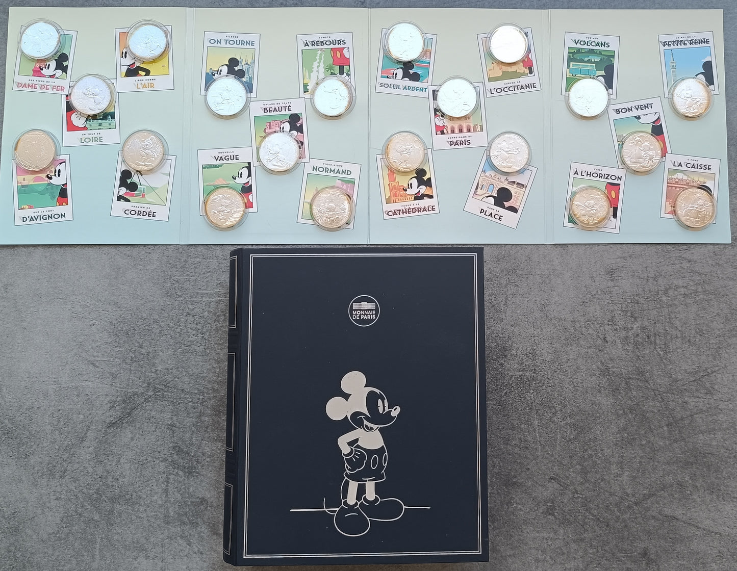 Monnaie de Paris Coffret de 20 monnaies de 10 Euros Mickey et la France Argent