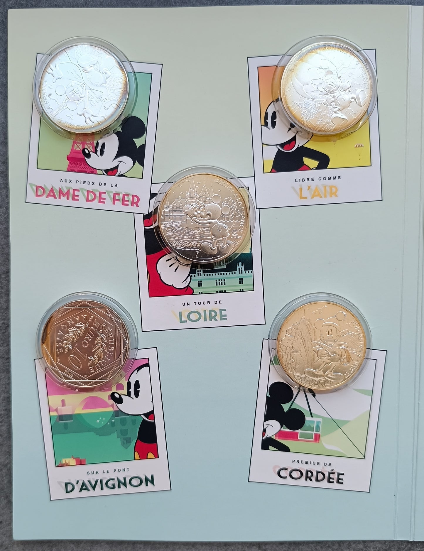 Monnaie de Paris Coffret de 20 monnaies de 10 Euros Mickey et la France Argent