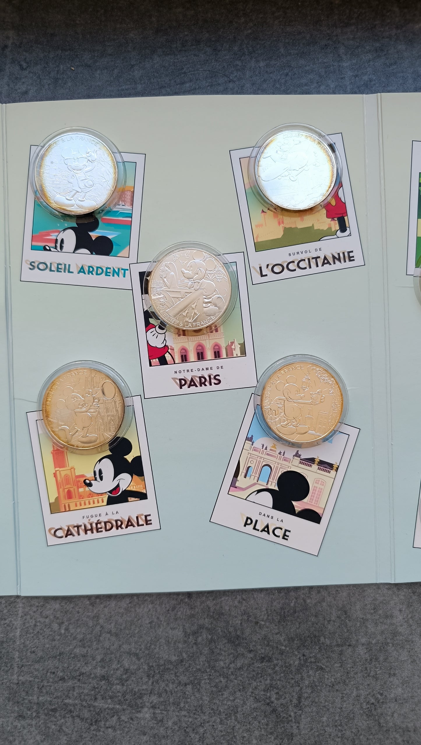 Monnaie de Paris Coffret de 20 monnaies de 10 Euros Mickey et la France Argent
