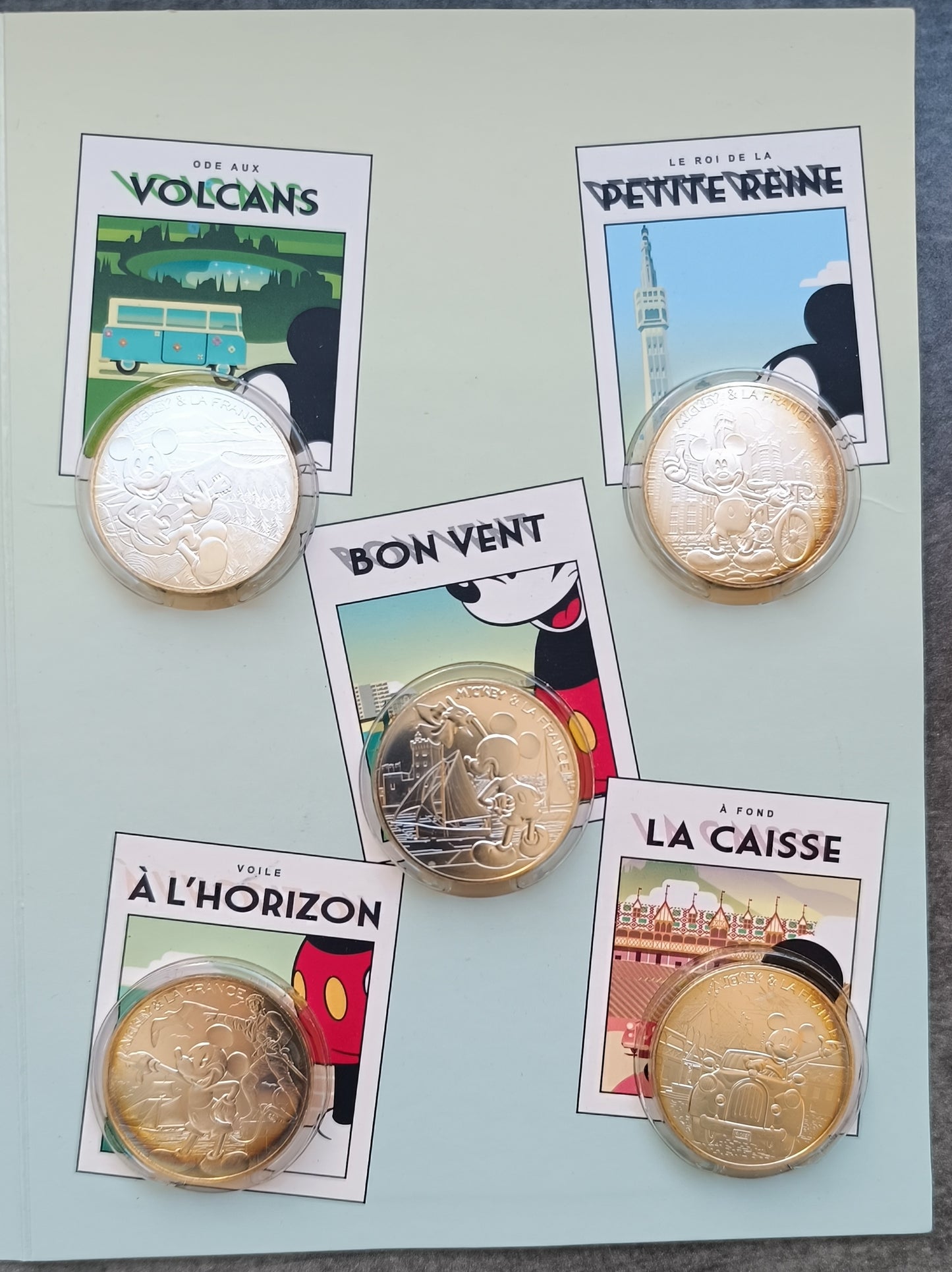Monnaie de Paris Coffret de 20 monnaies de 10 Euros Mickey et la France Argent