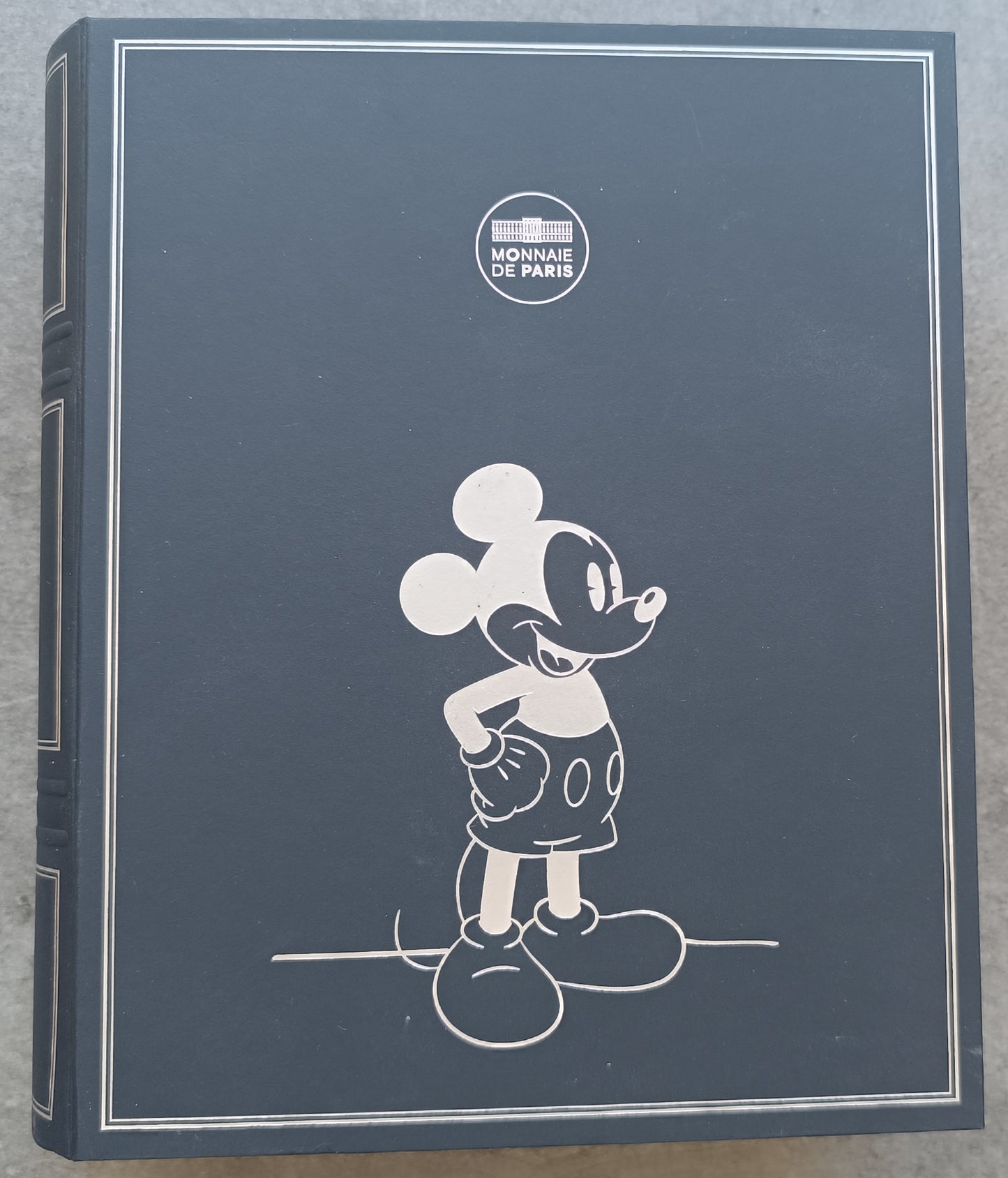 Monnaie de Paris Coffret de 20 monnaies de 10 Euros Mickey et la France Argent
