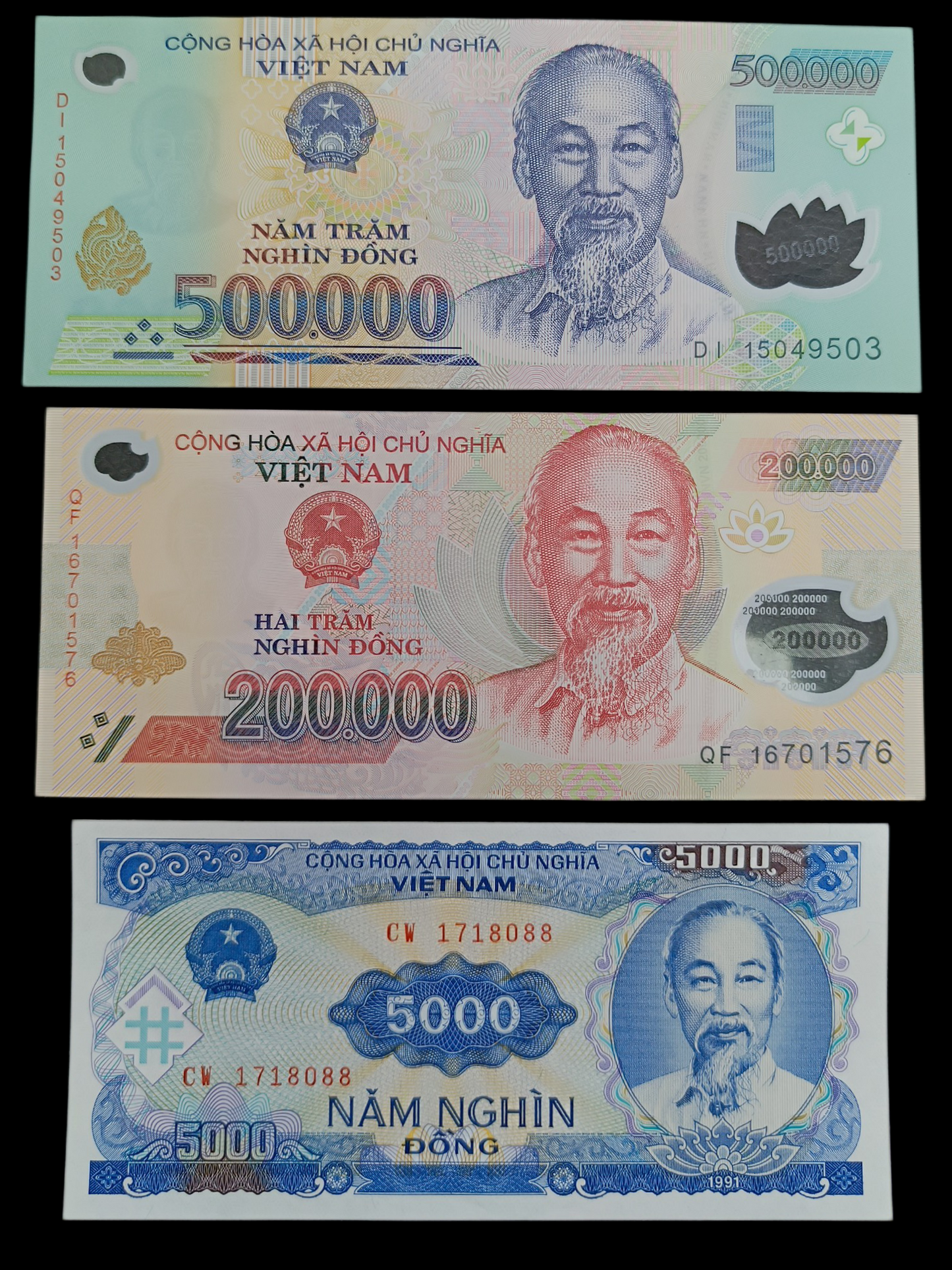 Vietnam lot de 3 billets. 5000 200000 et 500000 Dong. État neuf