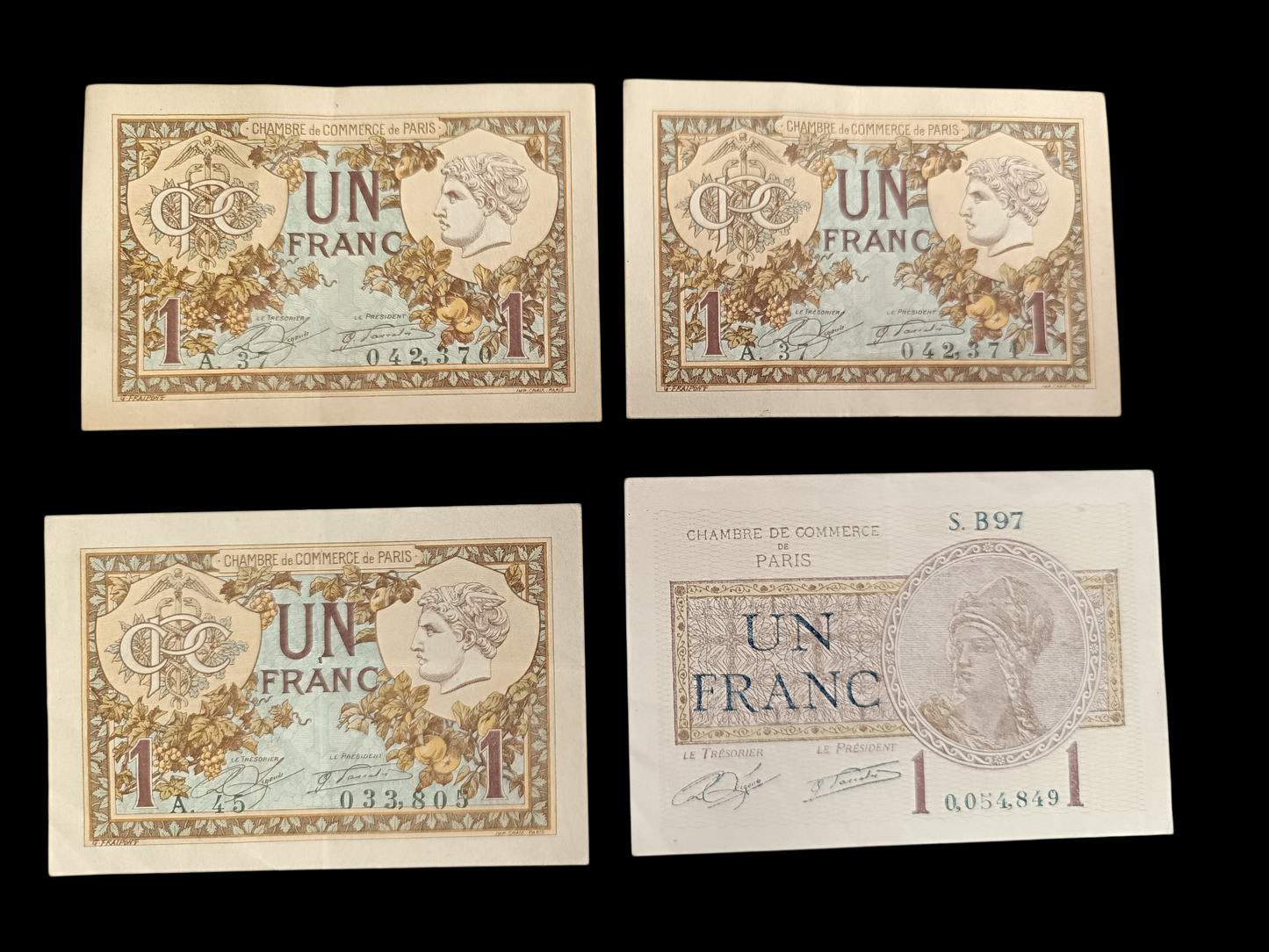 Chambre de commerce de Paris. Lot de 4 billets de 1 Franc 1920.
