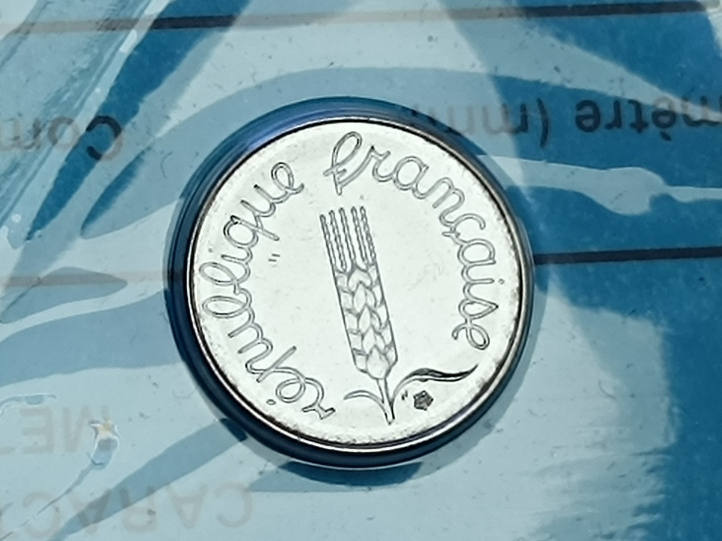 Coffret Fleurs De Coins 1977 Monnaie De Paris Avec Rebord. Et 50 Francs Argent