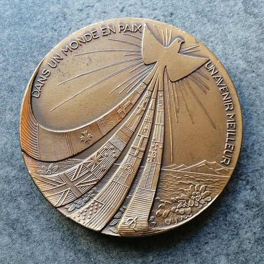 Médaille 1939-1945 Dans un monde en paix un avenir meilleur 165.99 gr 69 mm WWII