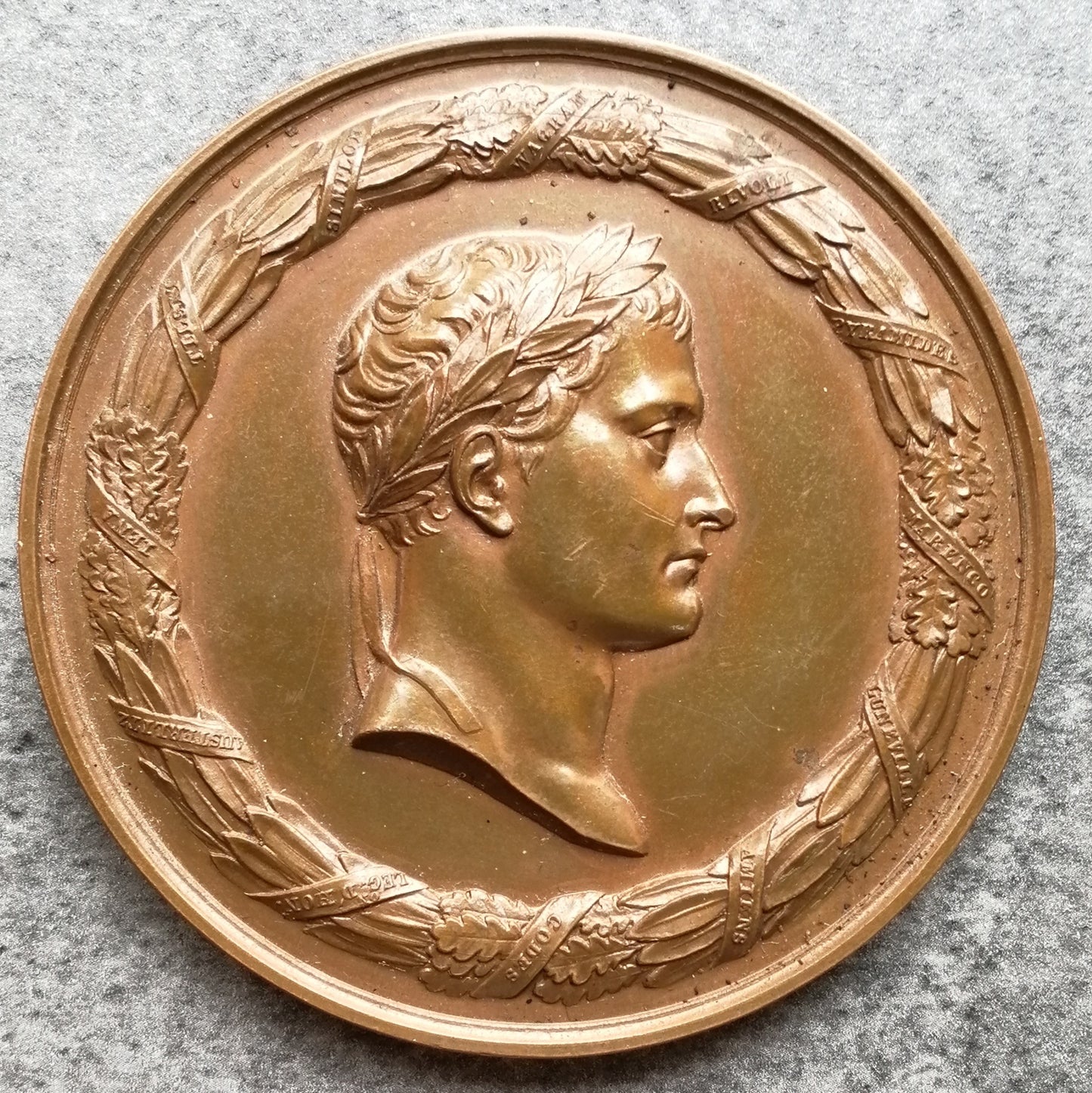 Médaille Napoléon Ier Ile de Sainte Hélène 1821 67,5 mm 143 gr Bronze