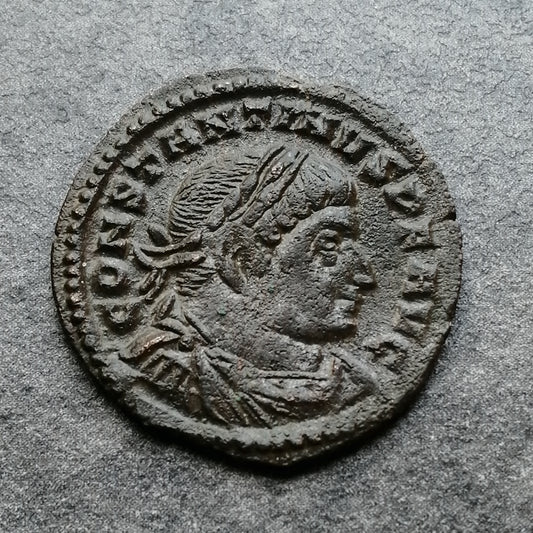 Constantin Ier (306-337) Follis Soli Invicto Comiti Trêves 2,74 gr 20 mm