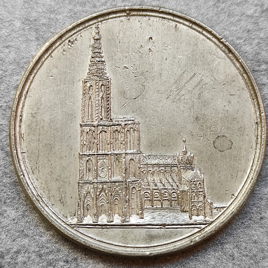 Médaille Cathédrale de Strasbourg en étain 50 mm 31.33 gr